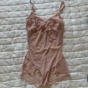 Spanx Bodysuit Spotlight On Lace size medium sexy smoothing